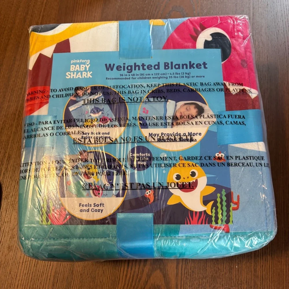 Pinkfong Baby‎ Shark Weighted Blanket Kids 36x48 Blue 4.5lb NEW